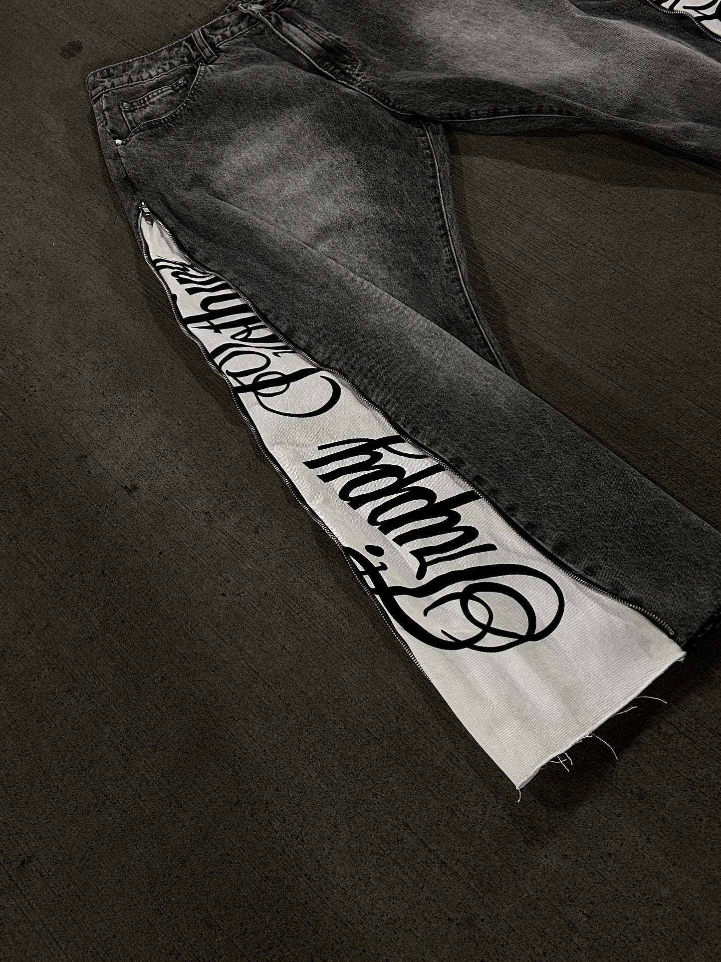 Trxppy Clothing Flared Zipper Jeans